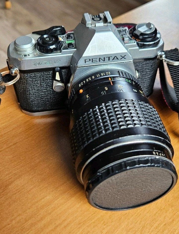Pentax MEF Autofocus Camera met Lenzen en Flitser, Ophalen