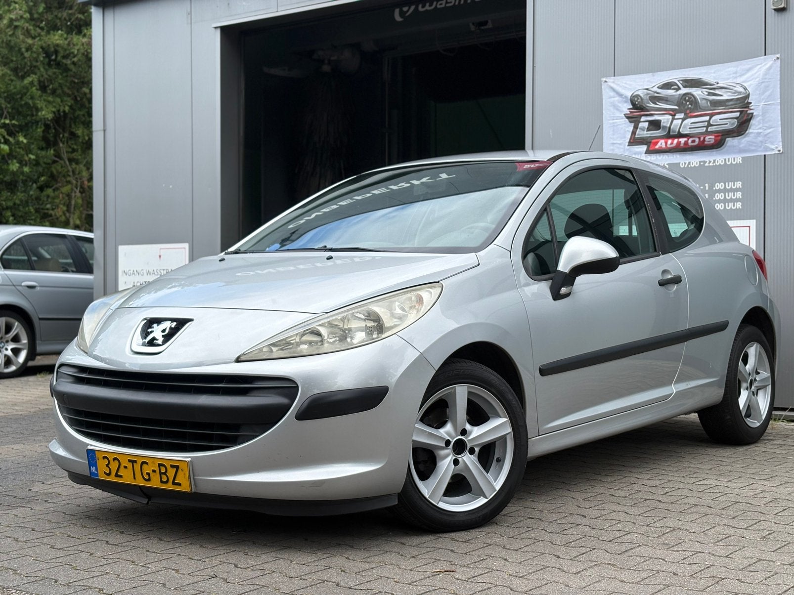 Peugeot 207 1.4 16V 3DRS 2006 Grijs, Auto's, Voorwielaandrijving, Stof, Zwart, 4 cilinders