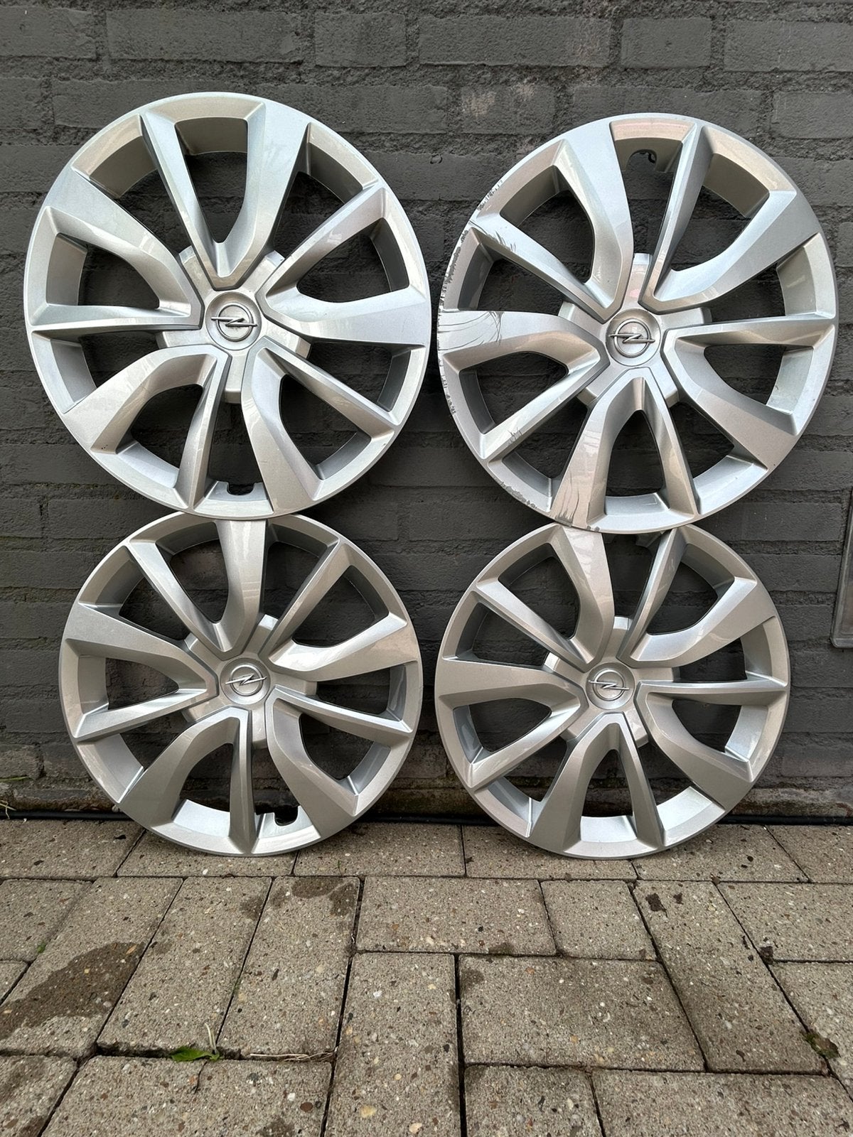 Opel Wieldoppen 16 inch, Auto diversen, Wieldoppen, Ophalen, Zo goed als nieuw