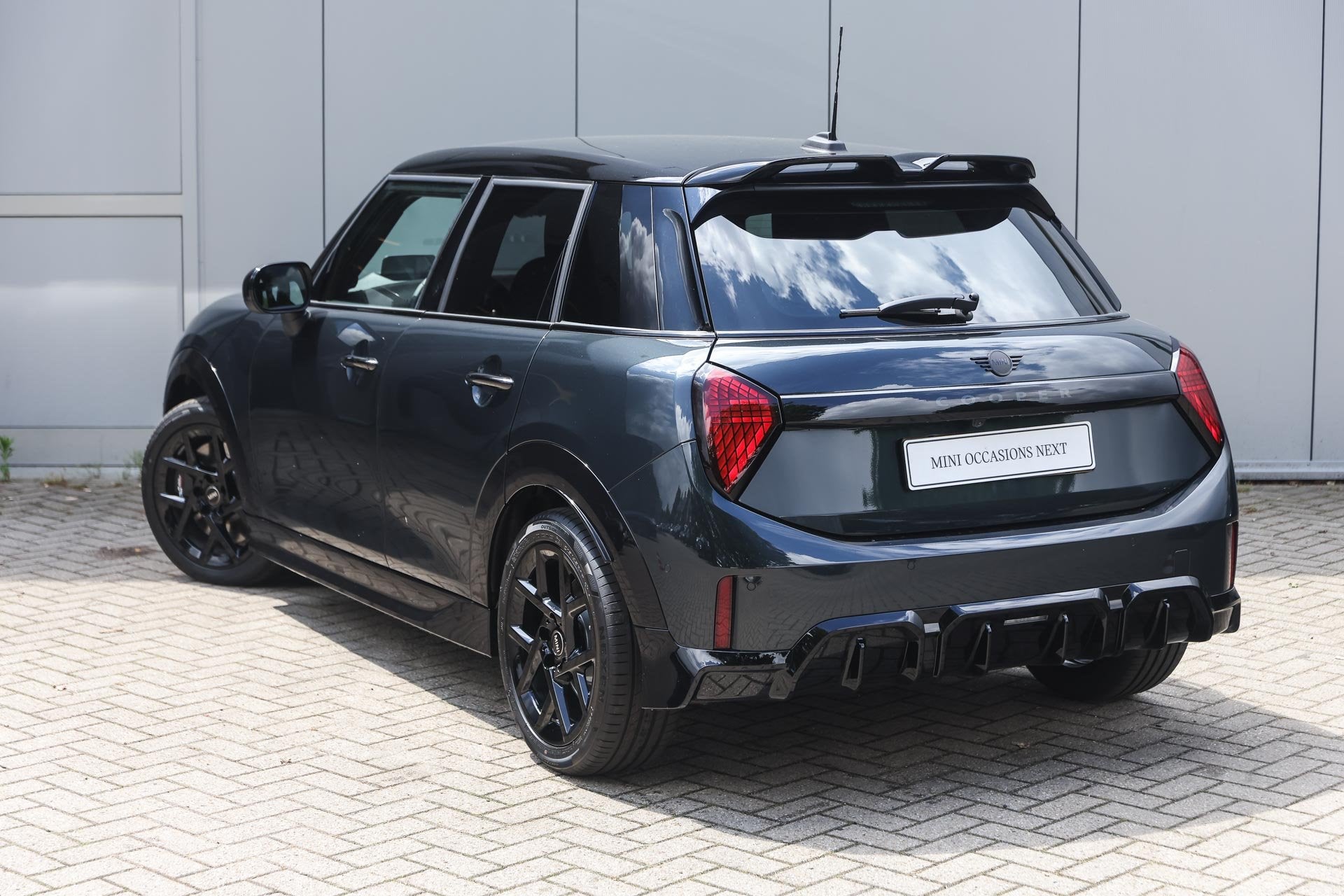 MINI Hatchback Cooper C Automaat / John Cooper Works / Pakke, Auto's, Gebruikt, 156 pk, Met garantie (alle), Leder en Stof