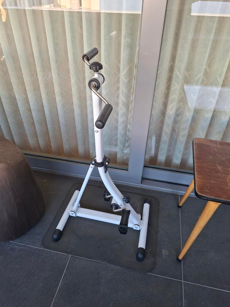 Tunturi Dual Bike Trainer – zgan - Arm & beentrainer, Ophalen, Zo goed als nieuw, Metaal, Rug