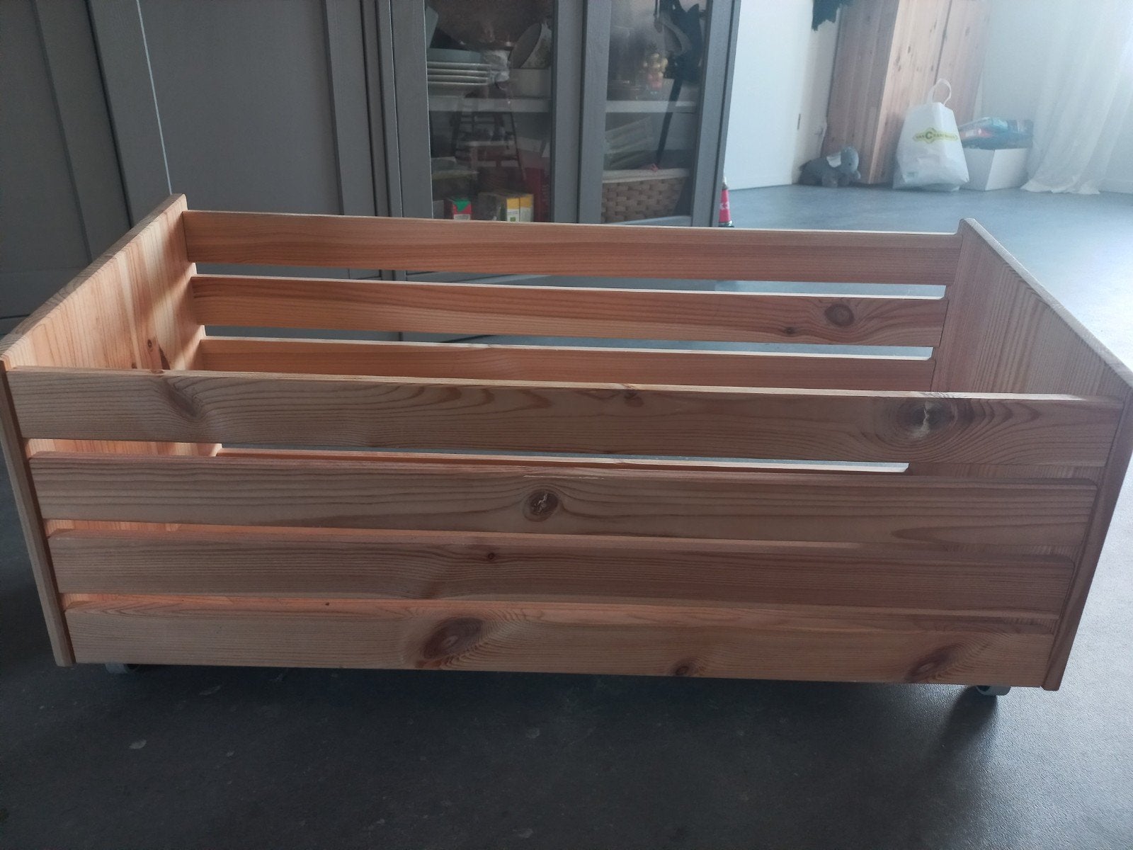 2x IKEA IVAR Opbergbak op wielen - Grenen, Ophalen, Zo goed als nieuw