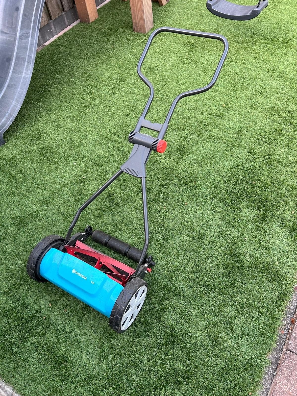 Gardena 330 handgrasmaaier, Tuin en Terras, Grasmaaiers, Ophalen, Gebruikt, Handgrasmaaier, 30 t/m 39 cm