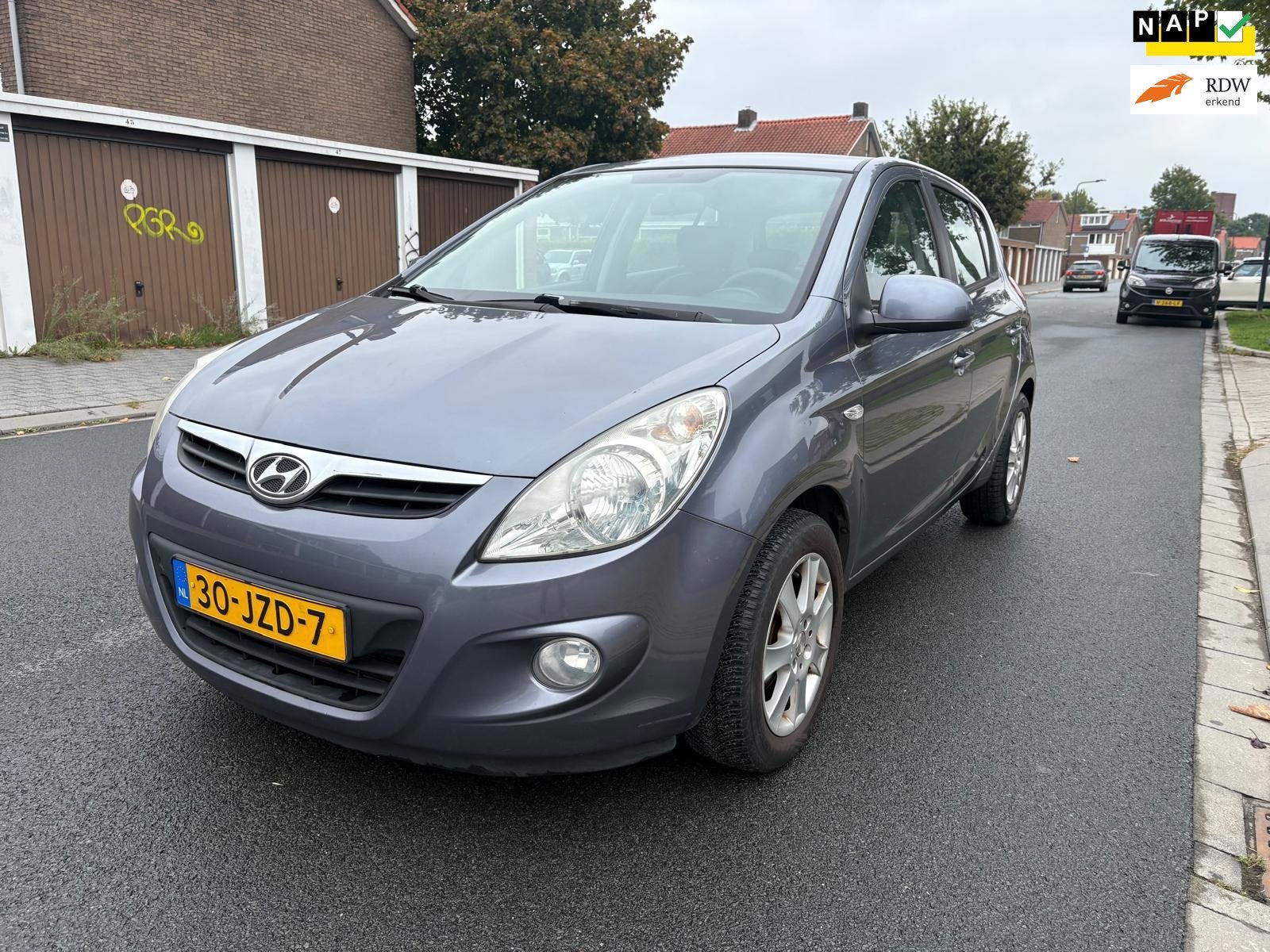 Hyundai I20 1.4i DynamicVersion APK TOT 09-2027, Auto's, Voorwielaandrijving, 4 cilinders, 1396 cc, Bedrijf
