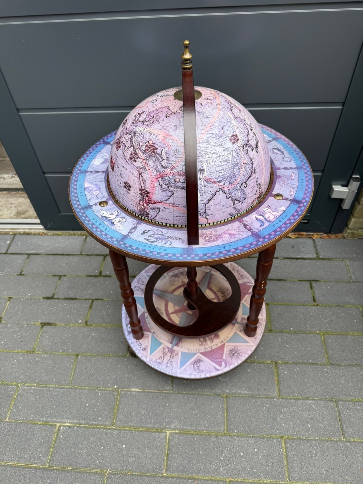 Roze/Paarse Globebar (Brulo) –Wereldbol Bar op Wielen, Ophalen, Zo goed als nieuw
