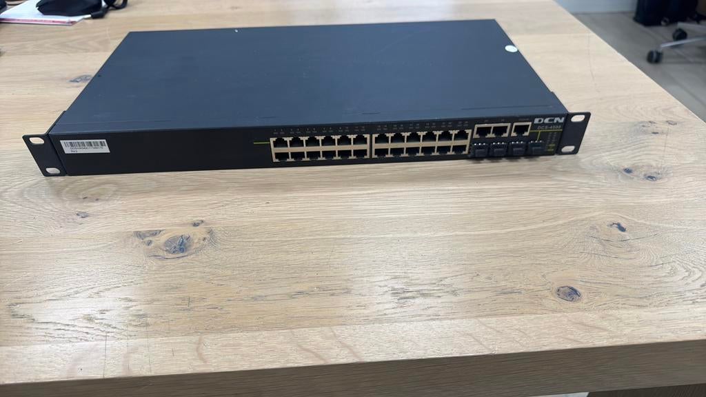 DCN DCS-4500, Computers en Software, Netwerk switches, Gebruikt, Ophalen
