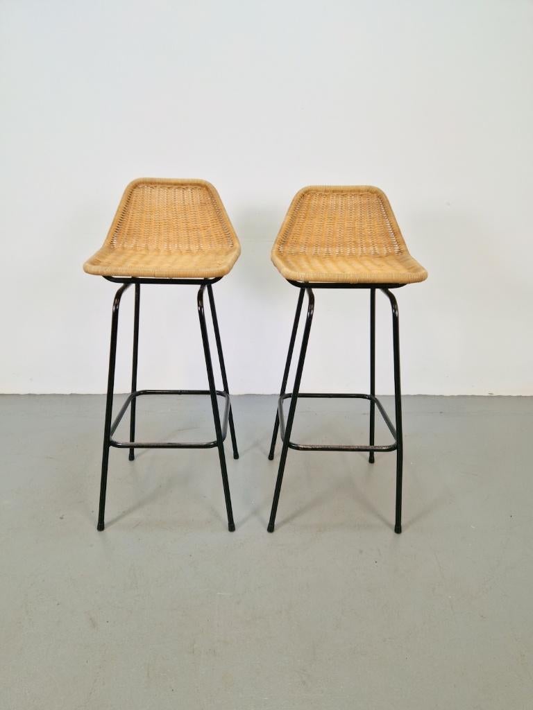 Vintage Set 2 Barkruk Rohé Noordwolde '60s rotan kruk, Huis en Inrichting, Barkrukken, Metaal, 60 tot 90 cm, Ophalen of Verzenden