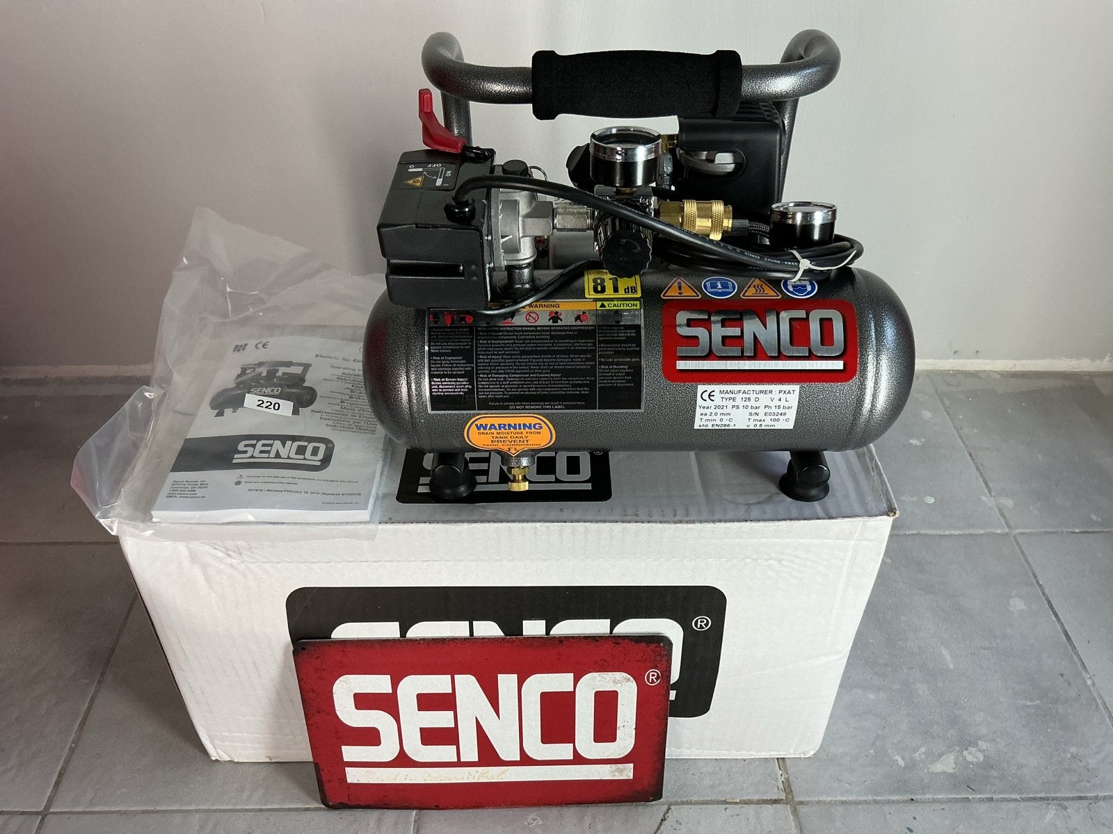Nieuwe Senco PC1010 Mini Compressor - Nieuw in doos, Doe-het-zelf en Verbouw, Compressors, 6 tot 10 bar, Nieuw, Ophalen of Verzenden