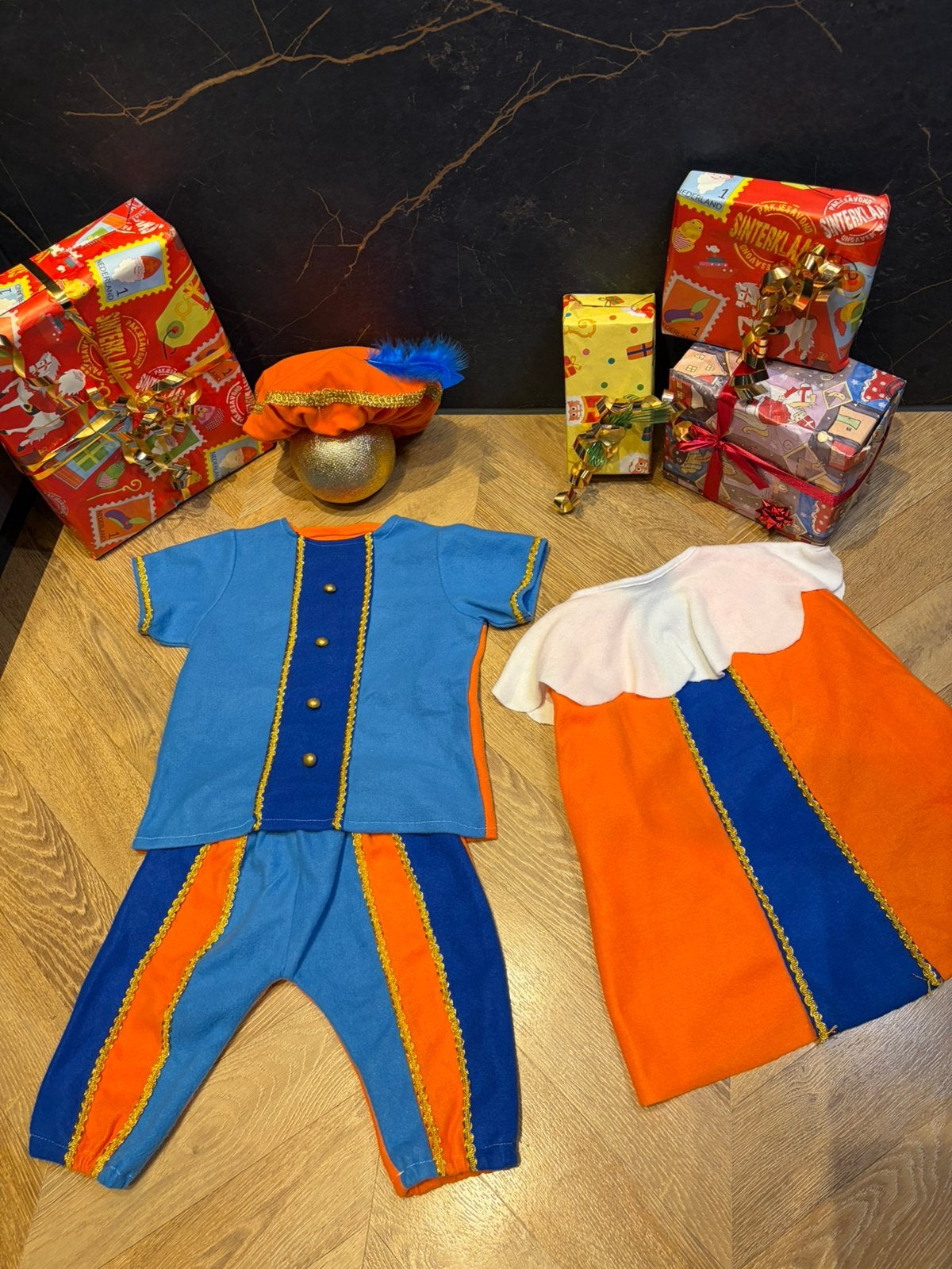 Pietenpak oranje blauw maat 116 luxe Sinterklaas set, Ophalen of Verzenden, Zo goed als nieuw, 110 t/m 116, Jongen of Meisje