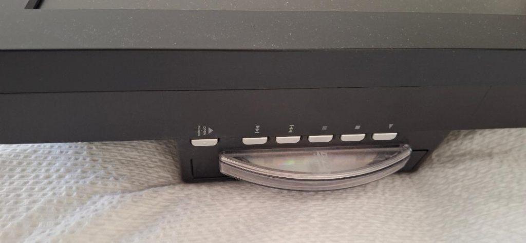 : tv Akai 22 inch LCD TV met ingebouwde DVD-speler., Gebruikt, 50 Hz, LCD, 40 tot 60 cm