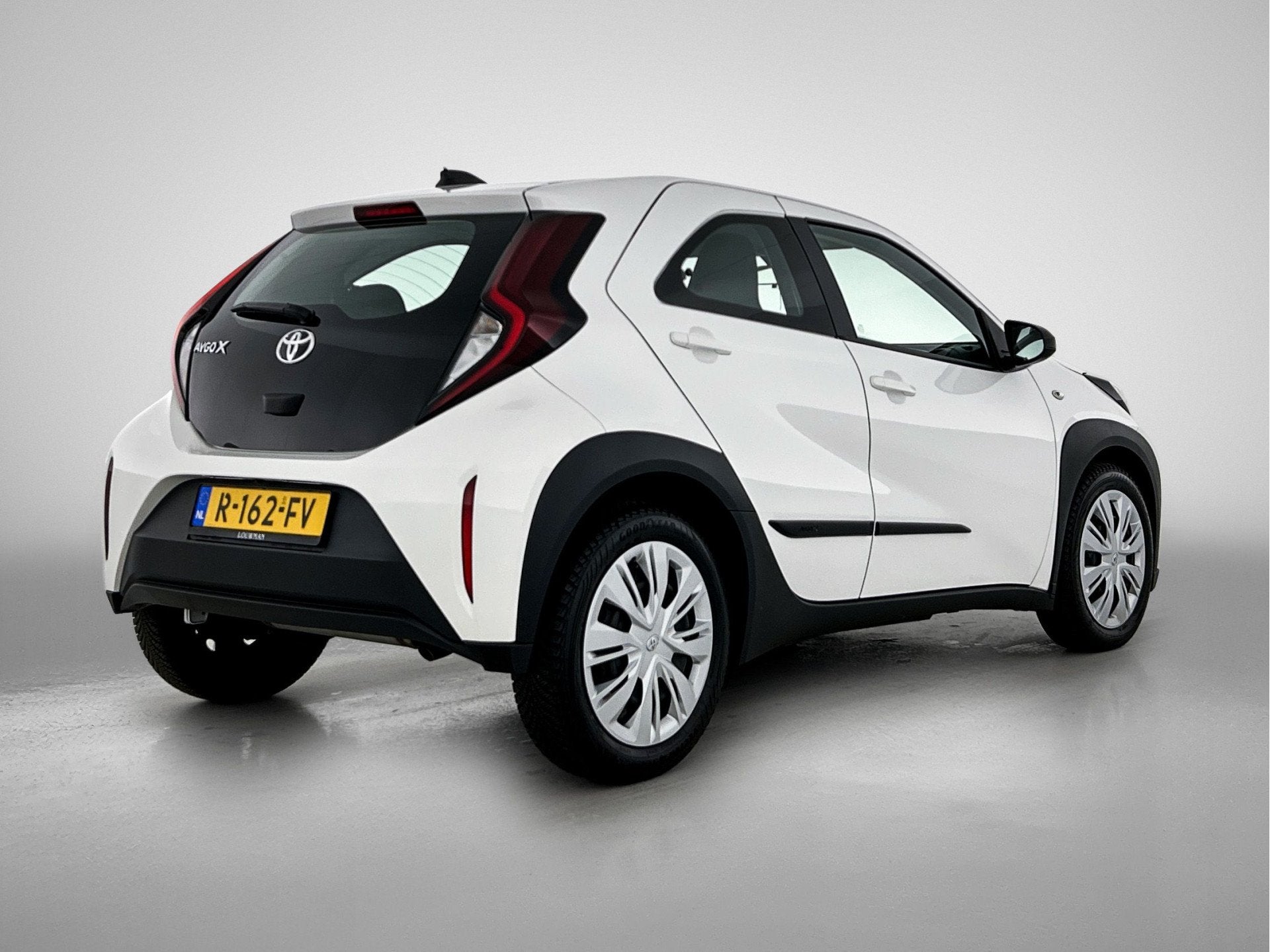 Toyota Aygo X 1.0 VVT-i MT Play | Apple CarPlay/Android Auto, Auto's, Toyota, 12 maanden, Stof, Gebruikt, 920 kg