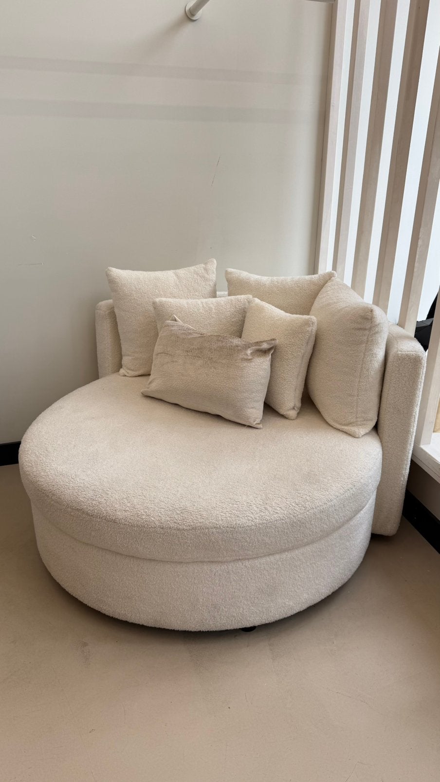 Love seat teddy dubbelman design, Huis en Inrichting, Banken | Sofa's en Chaises Longues, Ophalen, Zo goed als nieuw, Tweepersoons