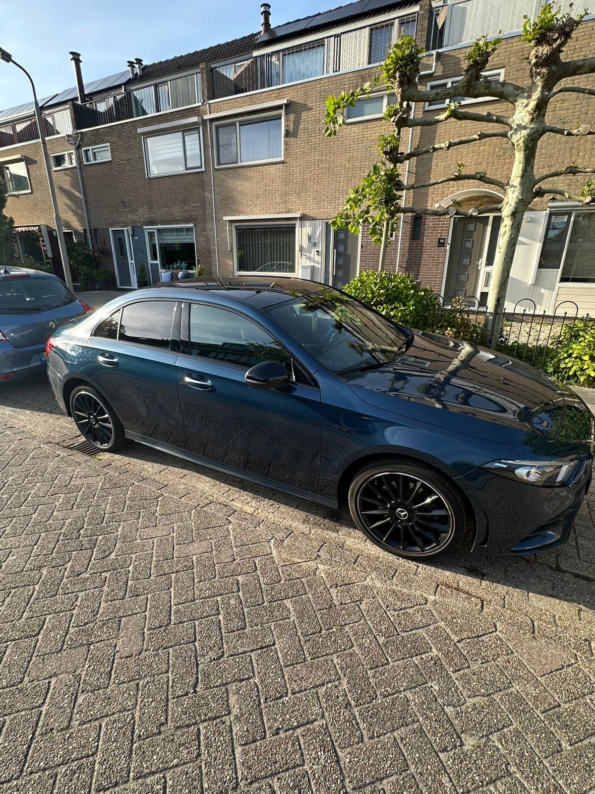 Mercedes-Benz A-Klasse A 250 e 2020 Denim Blauw, Auto's, Zwart, Plug-in hybride, Geïmporteerd, 1332 cc