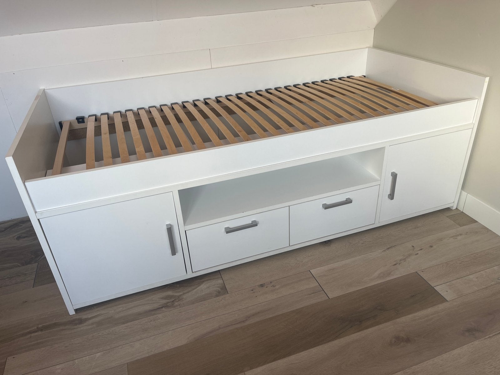 Wit eenpersoonsbed met opbergruimte en lattenbodem, Ophalen, Gebruikt, 90 cm, Eenpersoons