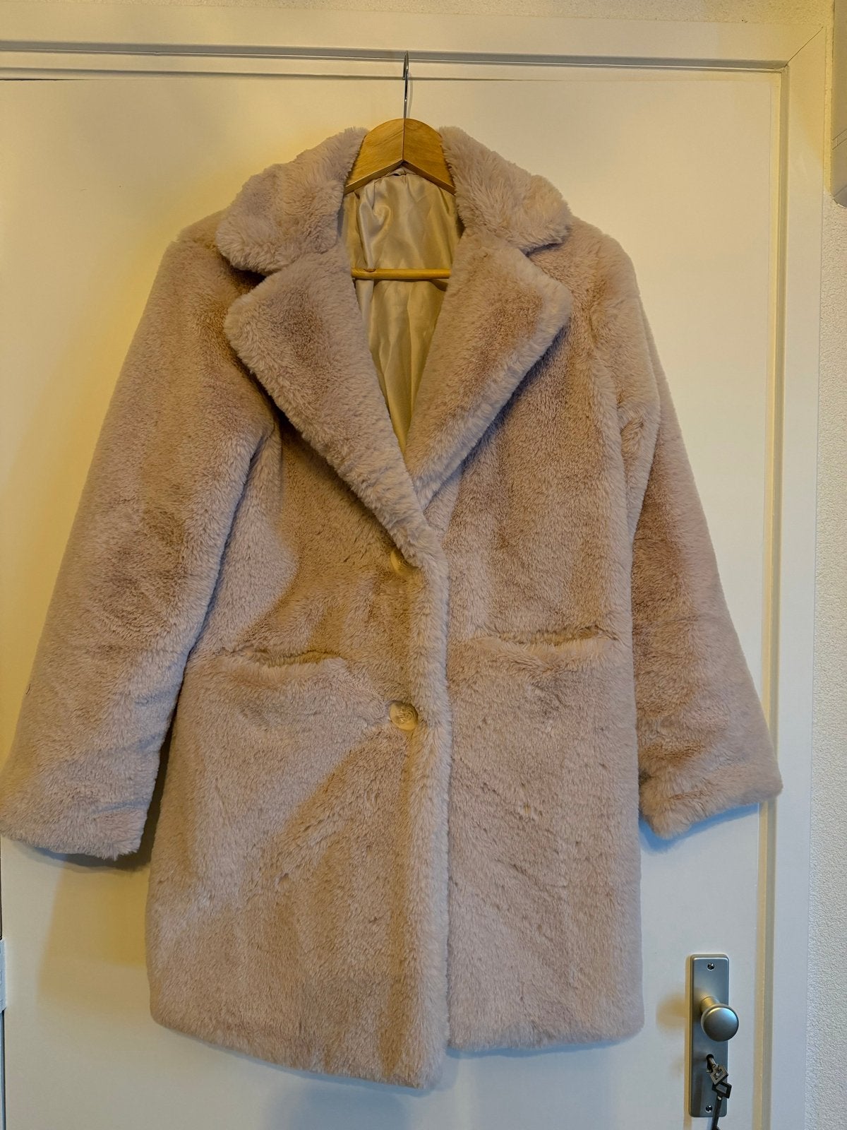 Crème imitatie bontjas, maat S/M - Zo goed als nieuw, Ophalen of Verzenden, Zo goed als nieuw, Maat 36 (S), Beige