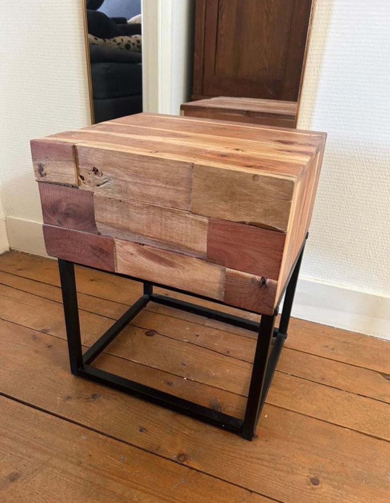 2 stuks - nachtkastje industriele look, Ophalen, Minder dan 45 cm, Zo goed als nieuw, Minder dan 55 cm