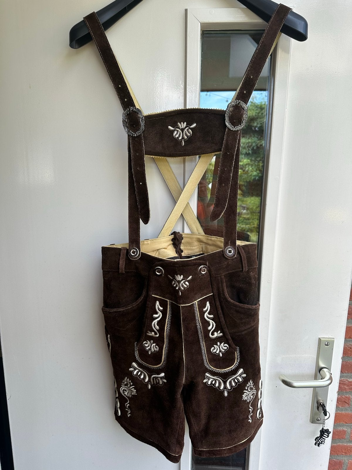 Korte Lederhosen Bruin Suède Maat 46 met Bretels, Ophalen of Verzenden, Gedragen, Maat 46 (S) of kleiner, Bruin