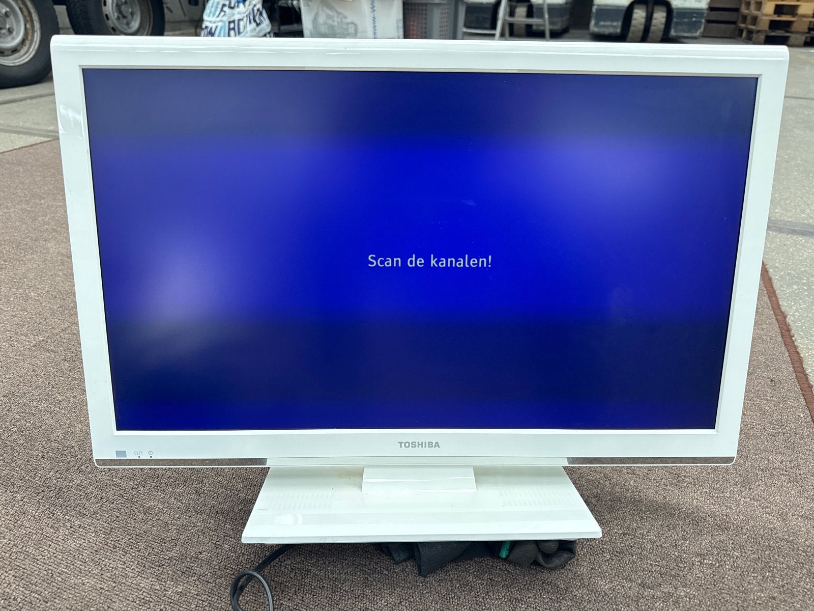 Toshiba 23EL934G LCD TV - Wit, 58 cm (23 inch), Audio, Tv en Foto, Ophalen, 50 Hz, 40 tot 60 cm, Gebruikt