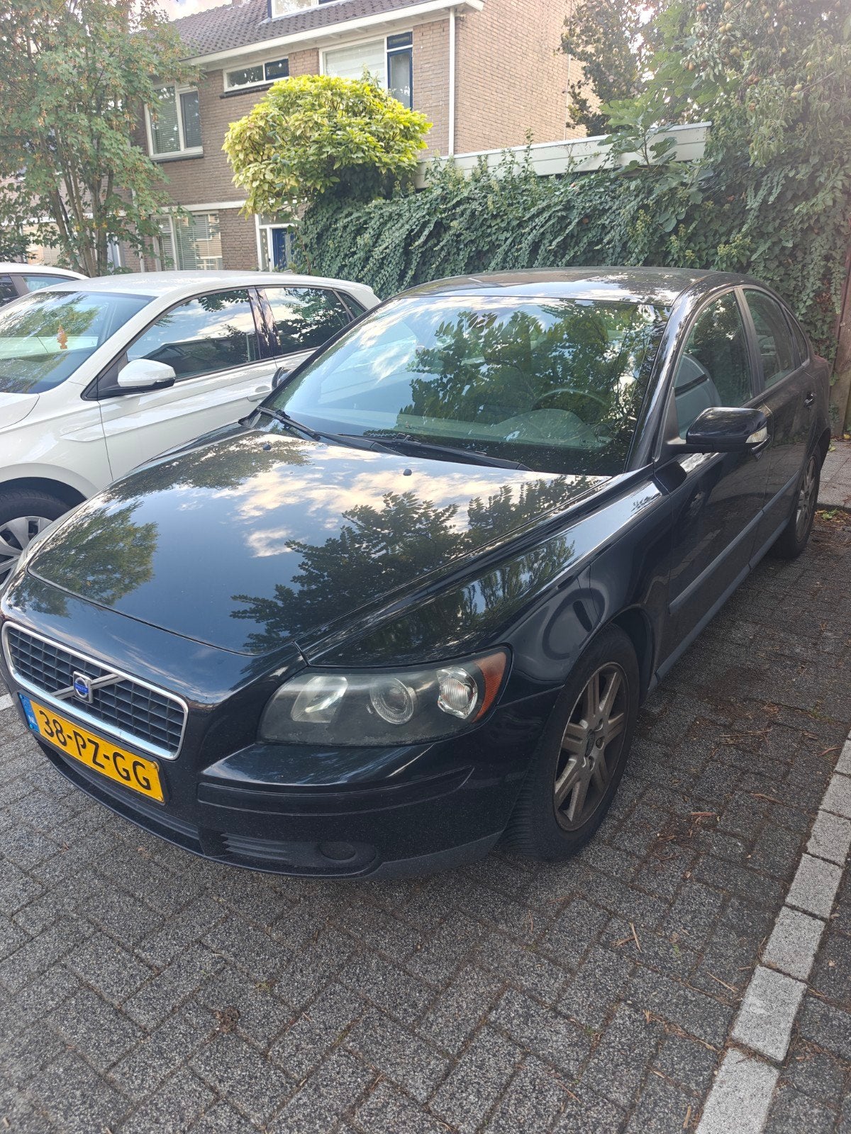 Volvo S40 2.4 I 103KW 2005 Zwart, Auto's, Voorwielaandrijving, 700 kg, Zwart, Origineel Nederlands