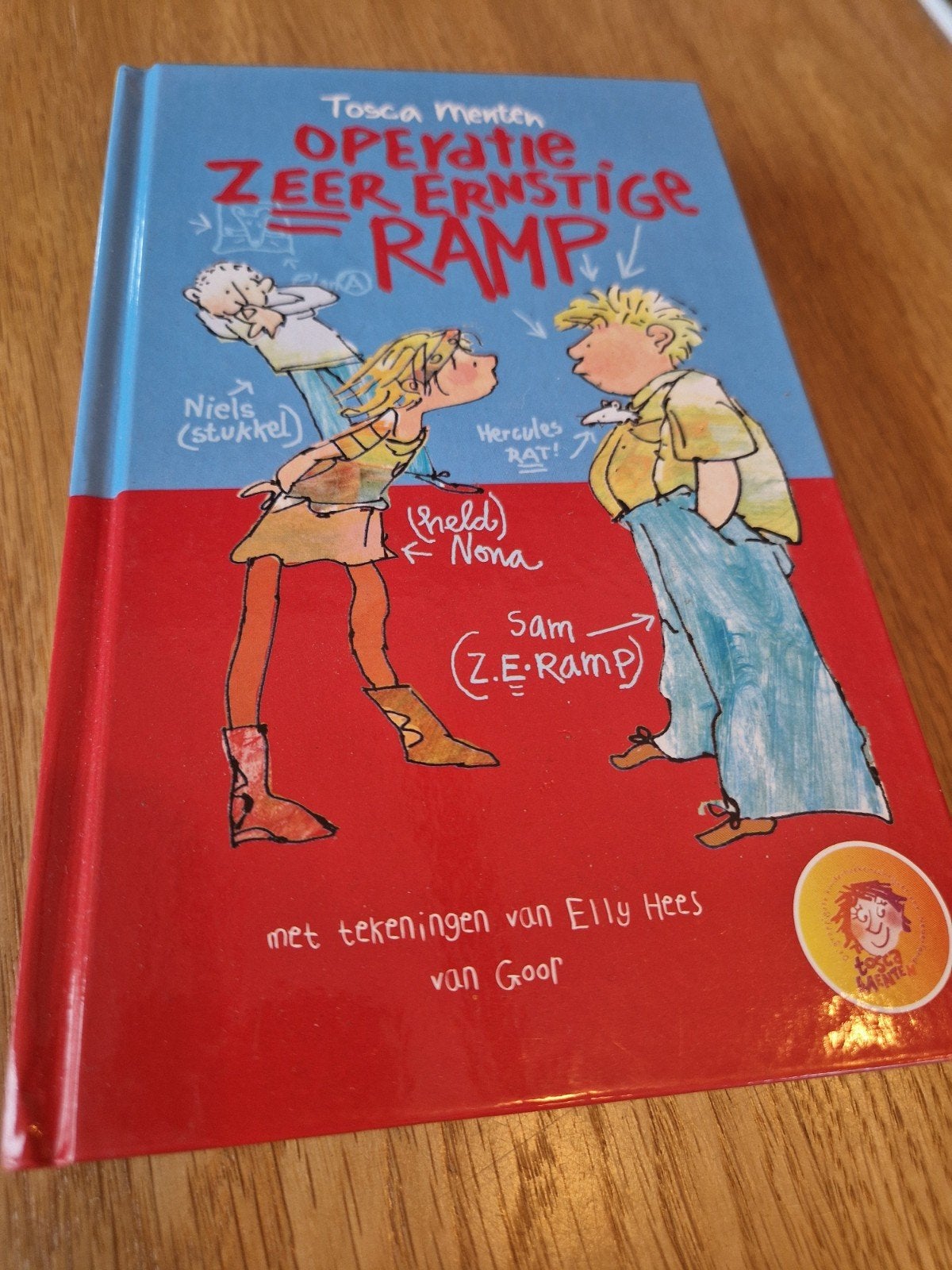 Operatie Zeer Ernstige Ramp - Tosca Menten, Ophalen of Verzenden, Zo goed als nieuw, Tosca Menten, Fictie