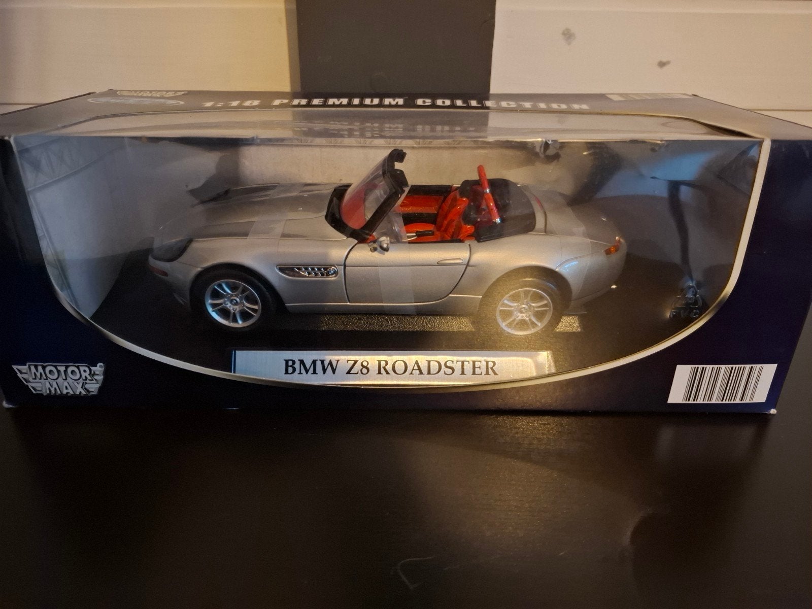 Motormax BMW Z8 Roadster 1:18 Premium Collection, Hobby en Vrije tijd, Modelauto's | 1:18, Ophalen, Zo goed als nieuw, Auto, Motormax
