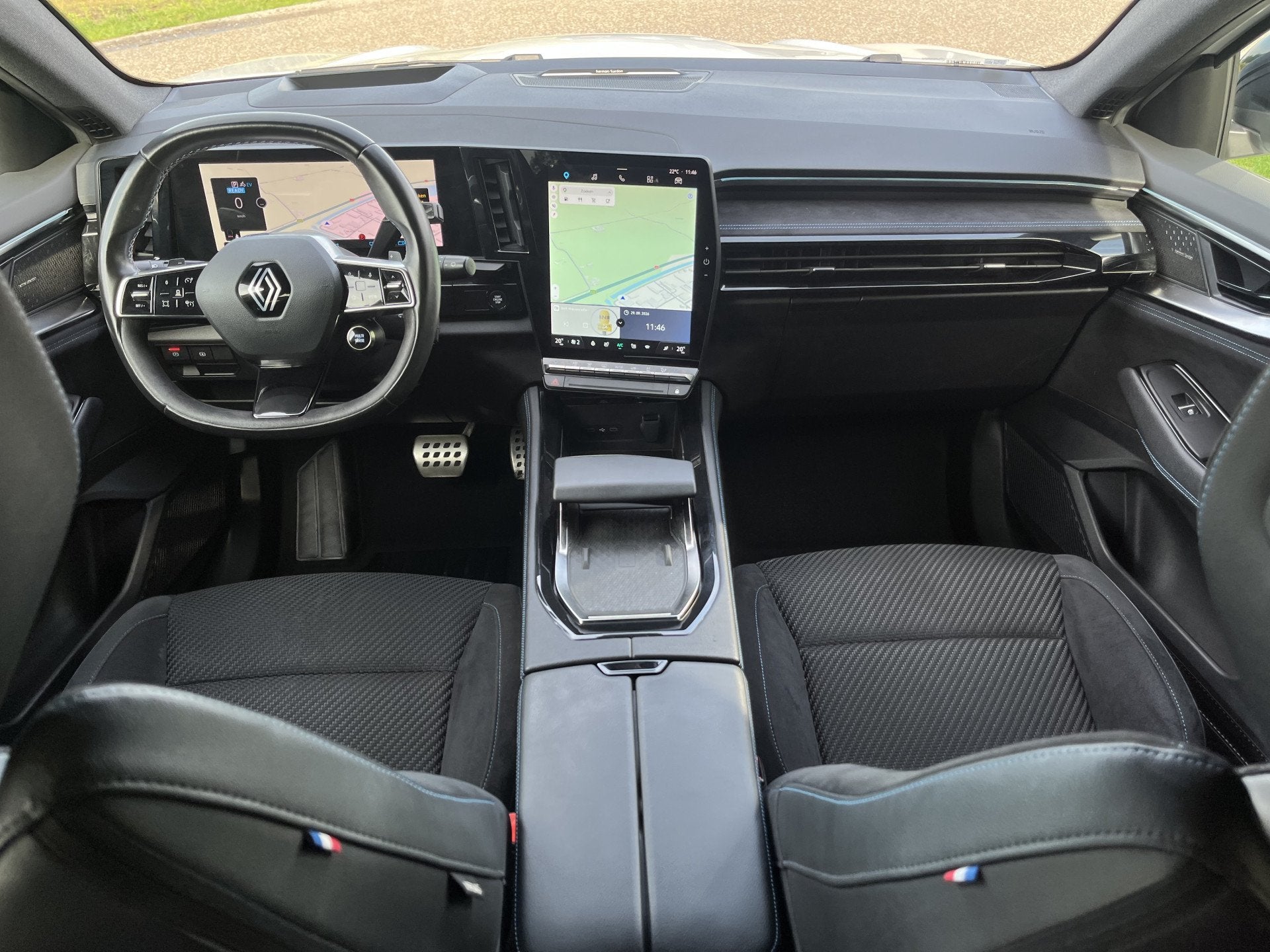 Renault Austral 1.2 E-Tech full hybrid 200PK iconic esprit A, Gebruikt, 1199 cc, Wit, 1492 kg