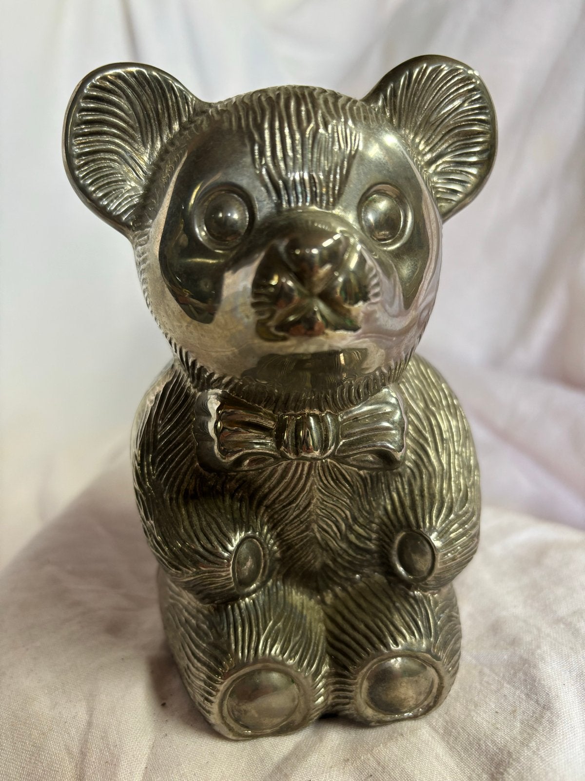 Vintage spaarpot in de vorm van een teddybeer, Ophalen of Verzenden, Gebruikt, Metaal of Blik, Dier