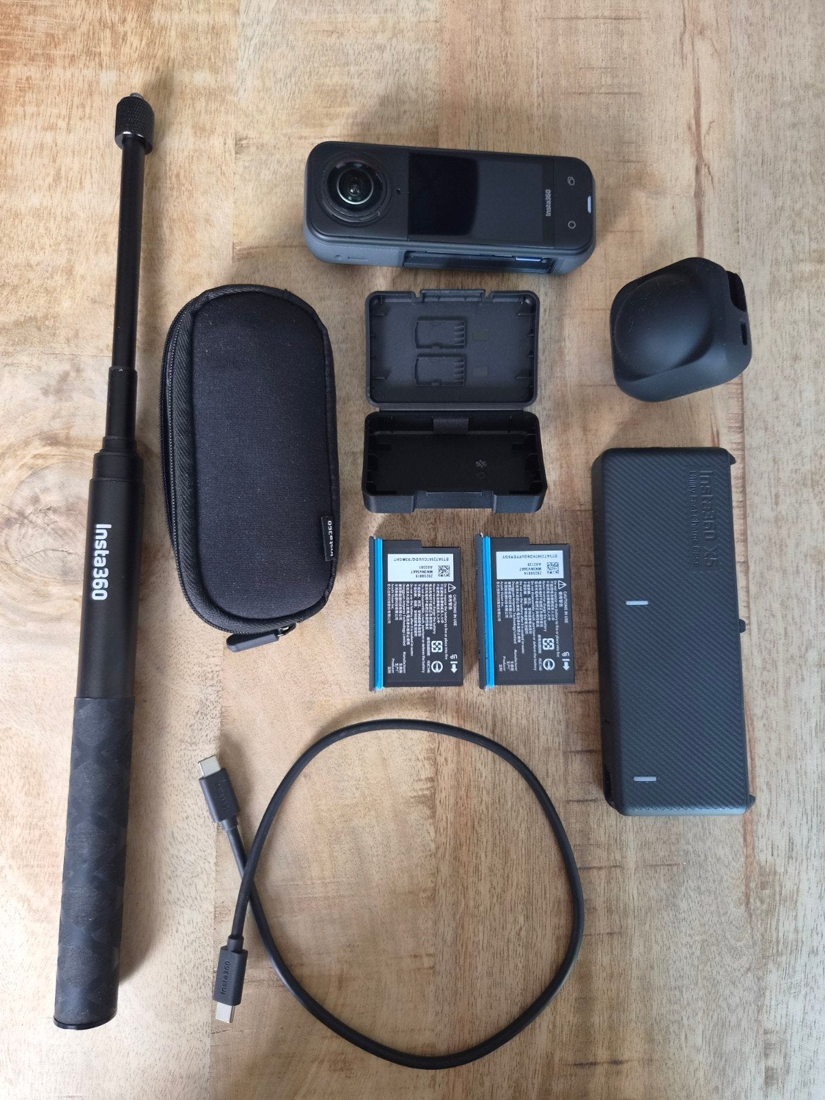 Insta360 X5 met accessoires en extra batterijen, Audio, Tv en Foto, Actiecamera's, Ophalen of Verzenden, Zo goed als nieuw, Overige merken