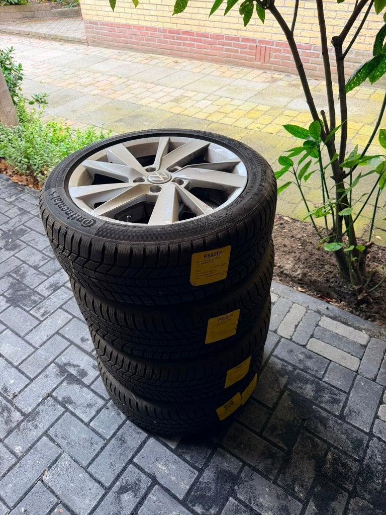 Winterbanden met velg, Ophalen, Banden en Velgen, Nieuw, 17 inch