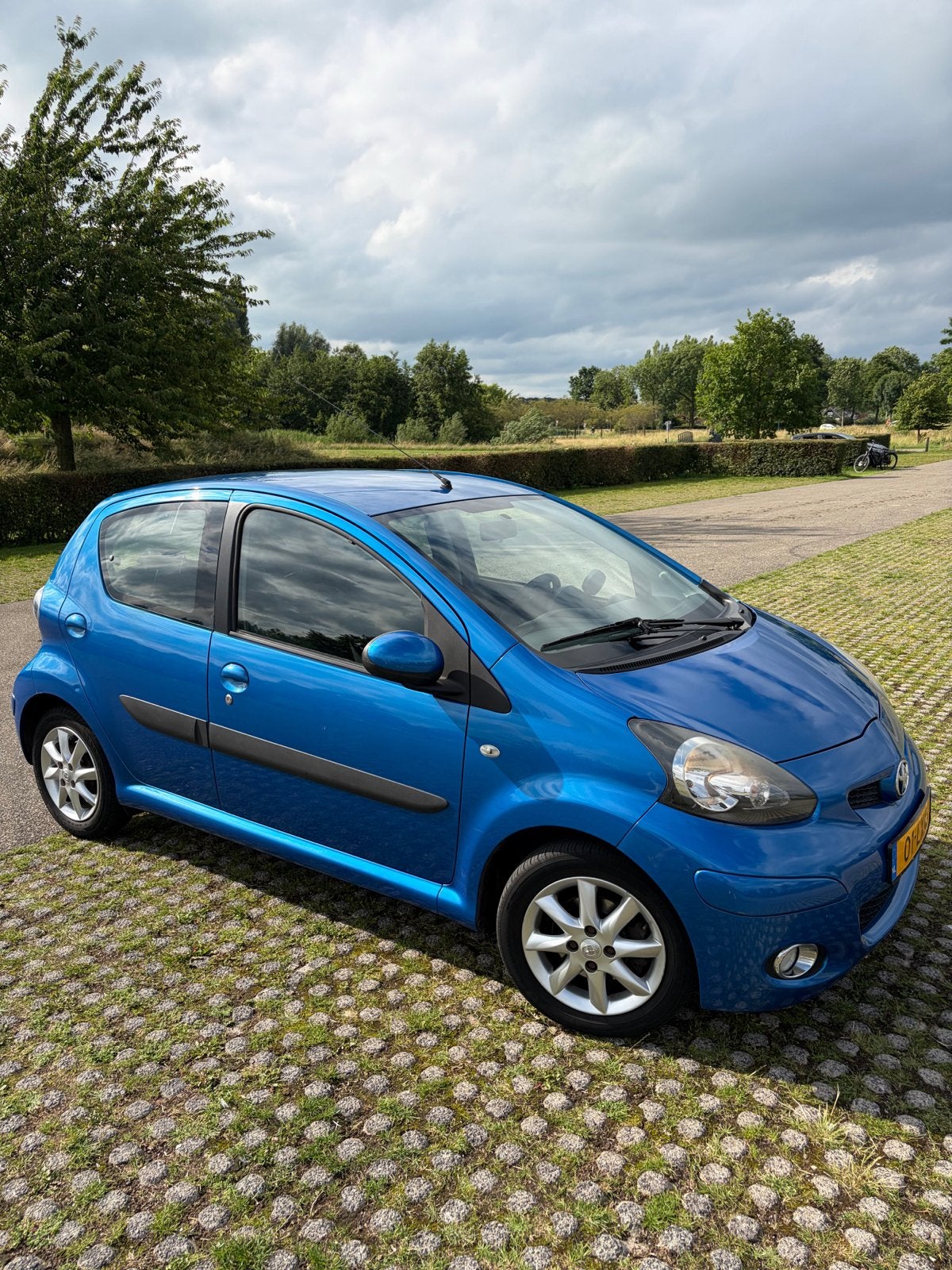 Toyota Aygo 1.0 12V Vvt-i 5DRS MMT 2010 Blauw, Euro 5, Zwart, 68 pk, Origineel Nederlands