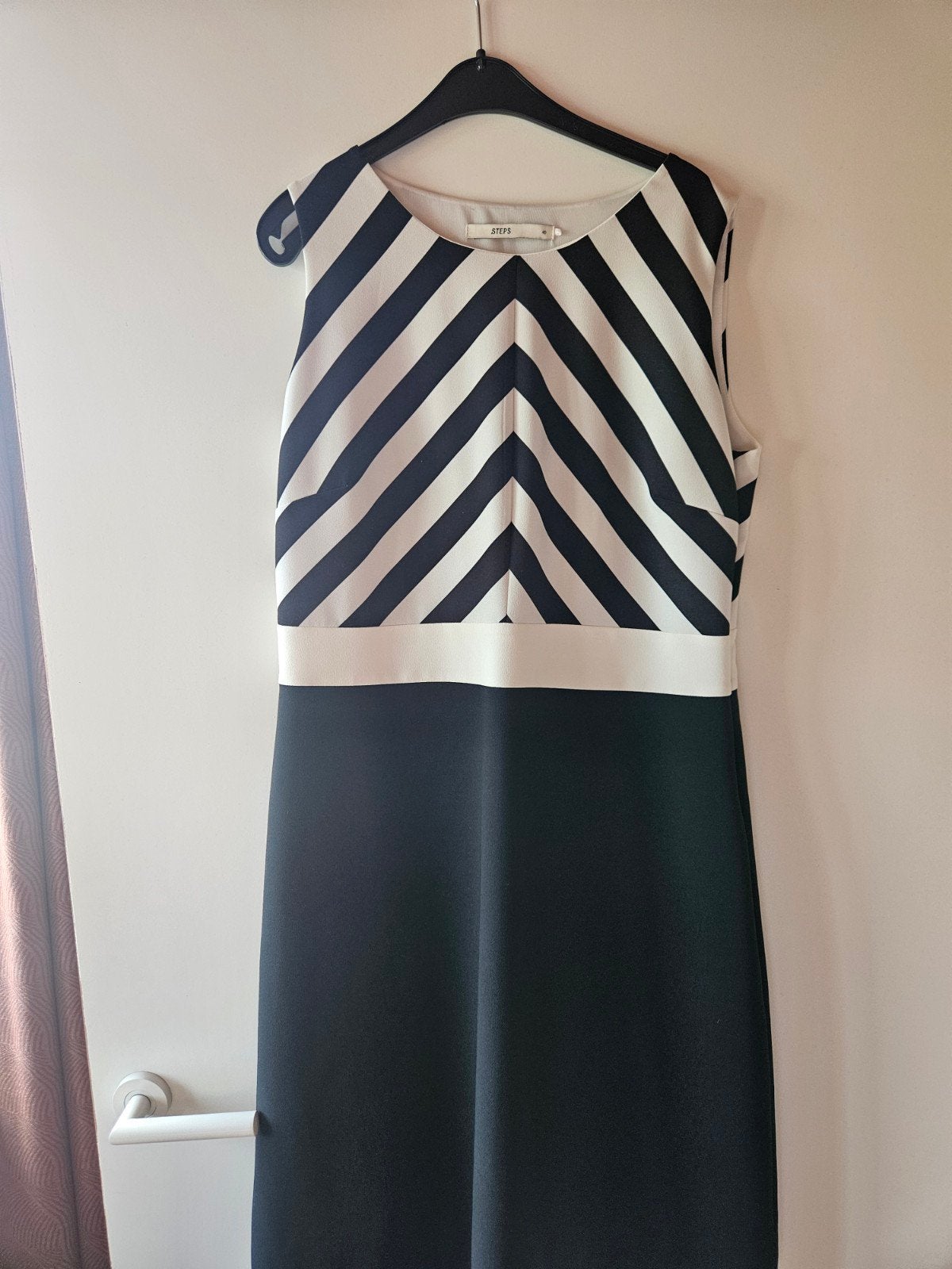 Steps jurk maat 40 - Zo goed als nieuw, Kleding | Dames, Maat 38/40 (M), Zwart, Ophalen of Verzenden, Zo goed als nieuw