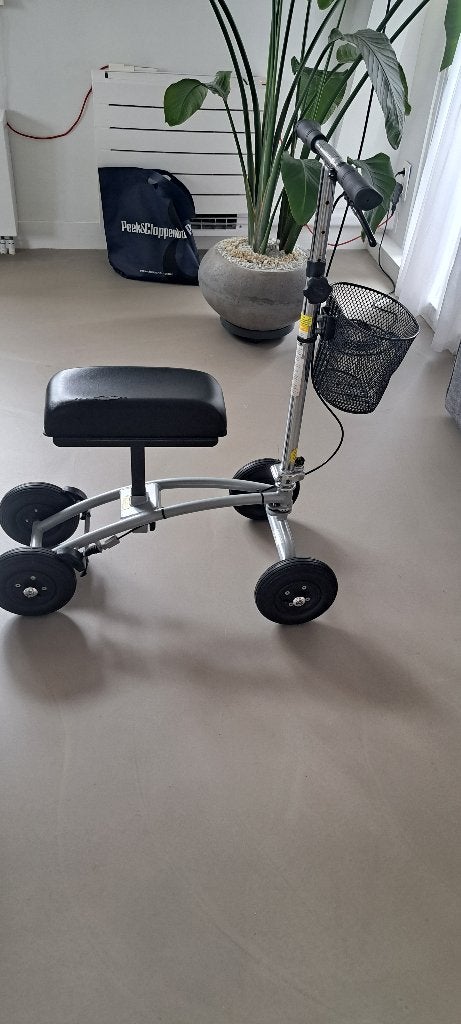 Kniestep van Orthomate, Diversen, Rollators, Ophalen, Opvouwbaar, Gebruikt