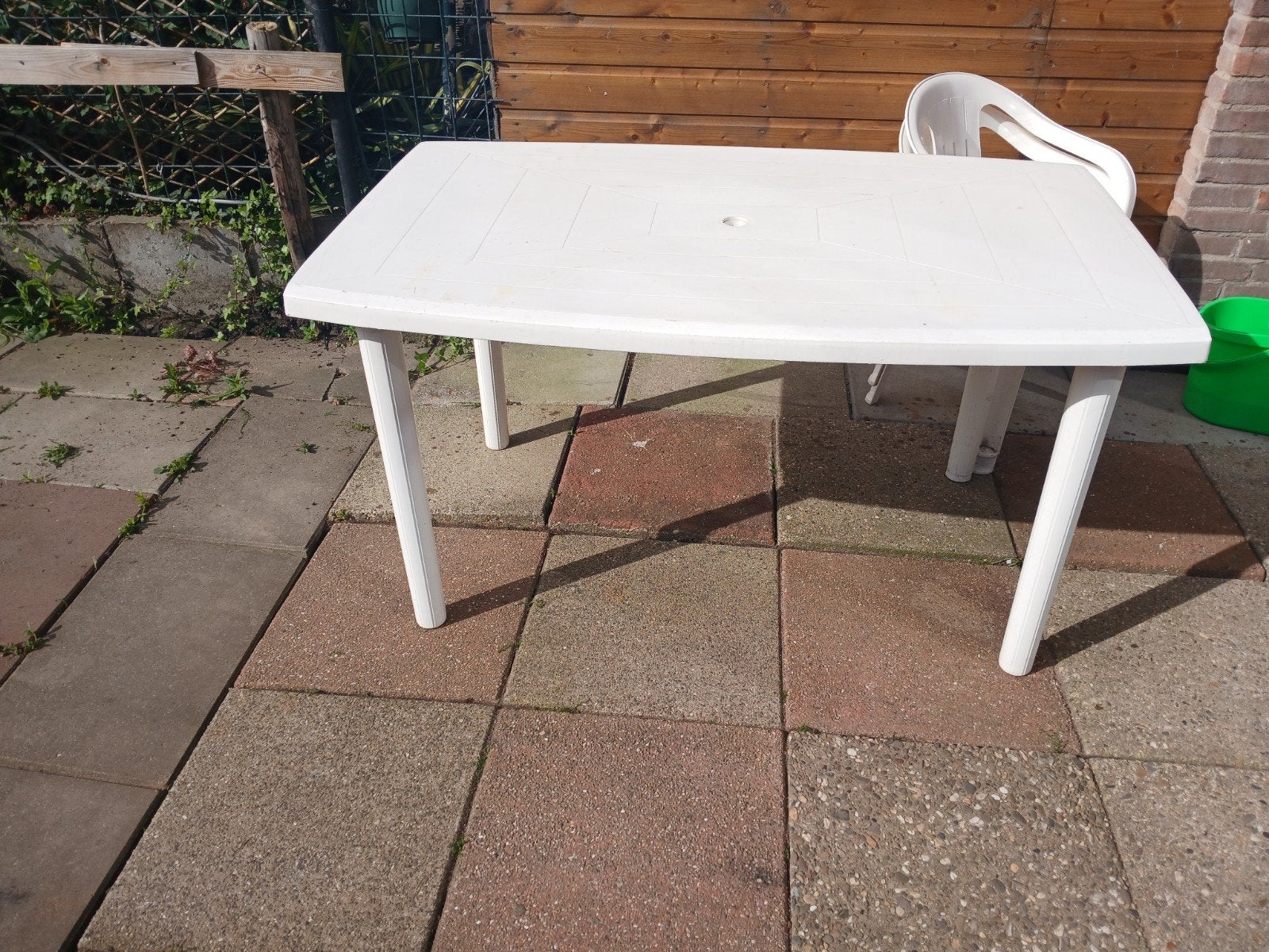 Witte tuintafel met 4 stoelen, Tuin en Terras, Ophalen