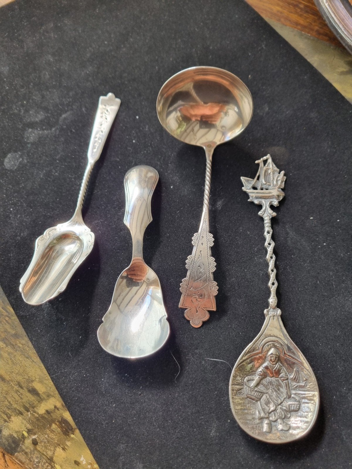 4 stuks 2e gehalte zilveren lepels , 60 gram, Antiek en Kunst, Antiek | Goud en Zilver, Ophalen of Verzenden, Zilver
