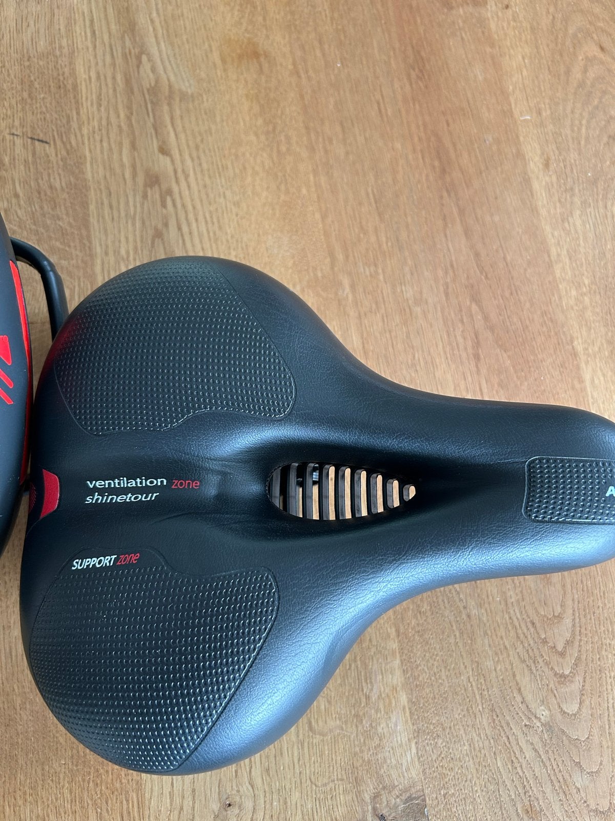 Comfortabele fietszadels - Bucklos & Shinetour, Elektrische fiets, Kunststof, Ophalen of Verzenden, Zo goed als nieuw