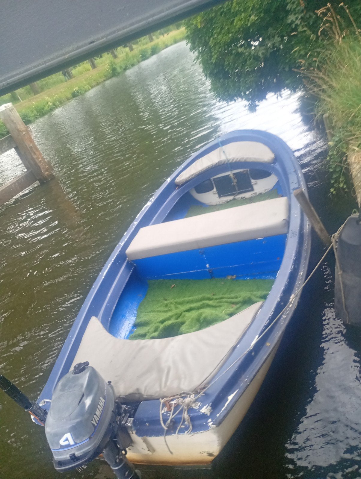 Leuk polyester bootje met 4 pk 4-takt en afdekzeil, Watersport en Boten, Accessoires en Onderhoud, Gebruikt, Ophalen of Verzenden