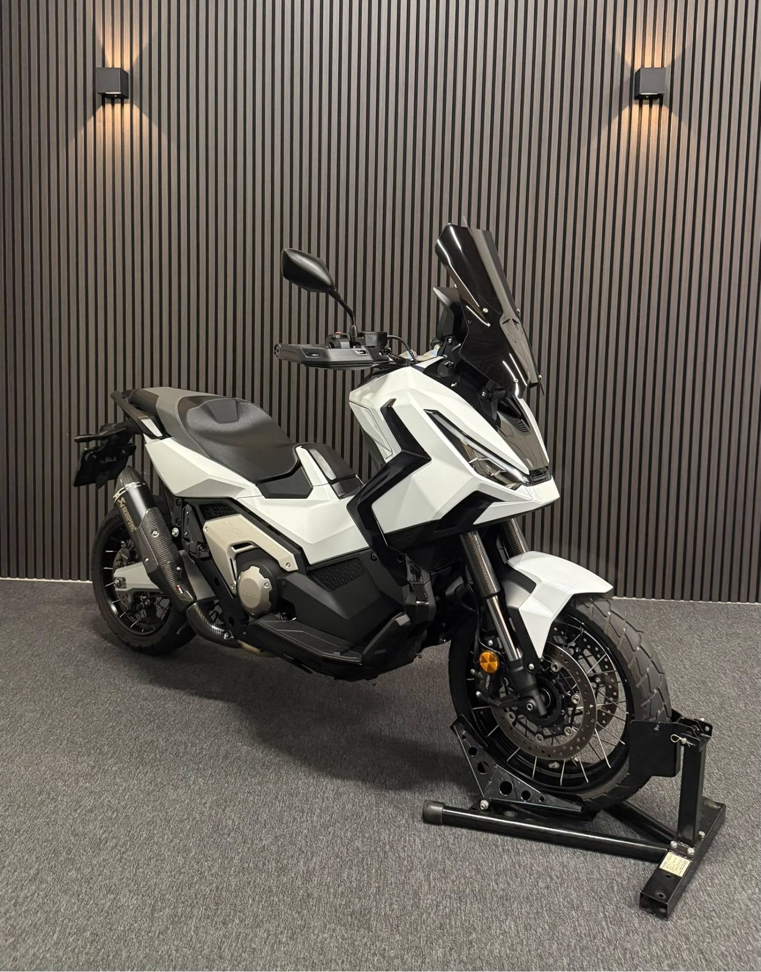 Honda X-ADV 750 CARPLAY-AKRA-TFT SCHERM (bj 2025), Kolen Motors, 745 cc, Broekhovenseweg 130-2
5021LJ  TILBURG, NL, Bedrijf