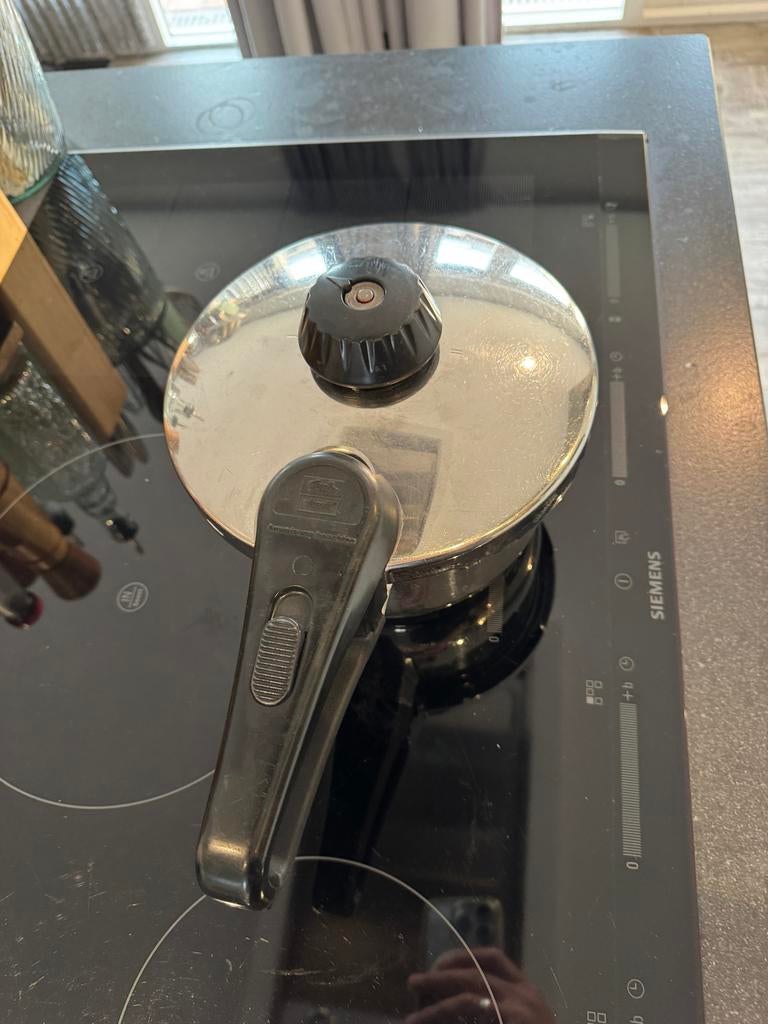 Fissler Vitavit Snelkookpan - RVS - Inductie geschikt, Ophalen of Verzenden, Zo goed als nieuw