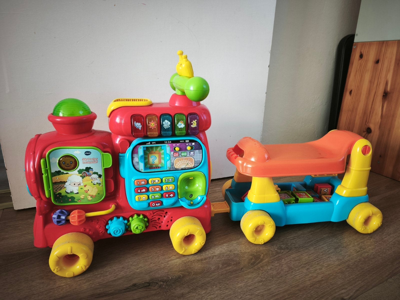 VTech baby 5 in 1 Leer en Rijd Locomotief, Kinderen en Baby's, Ophalen, Gebruikt, Taal en Lezen, Met licht