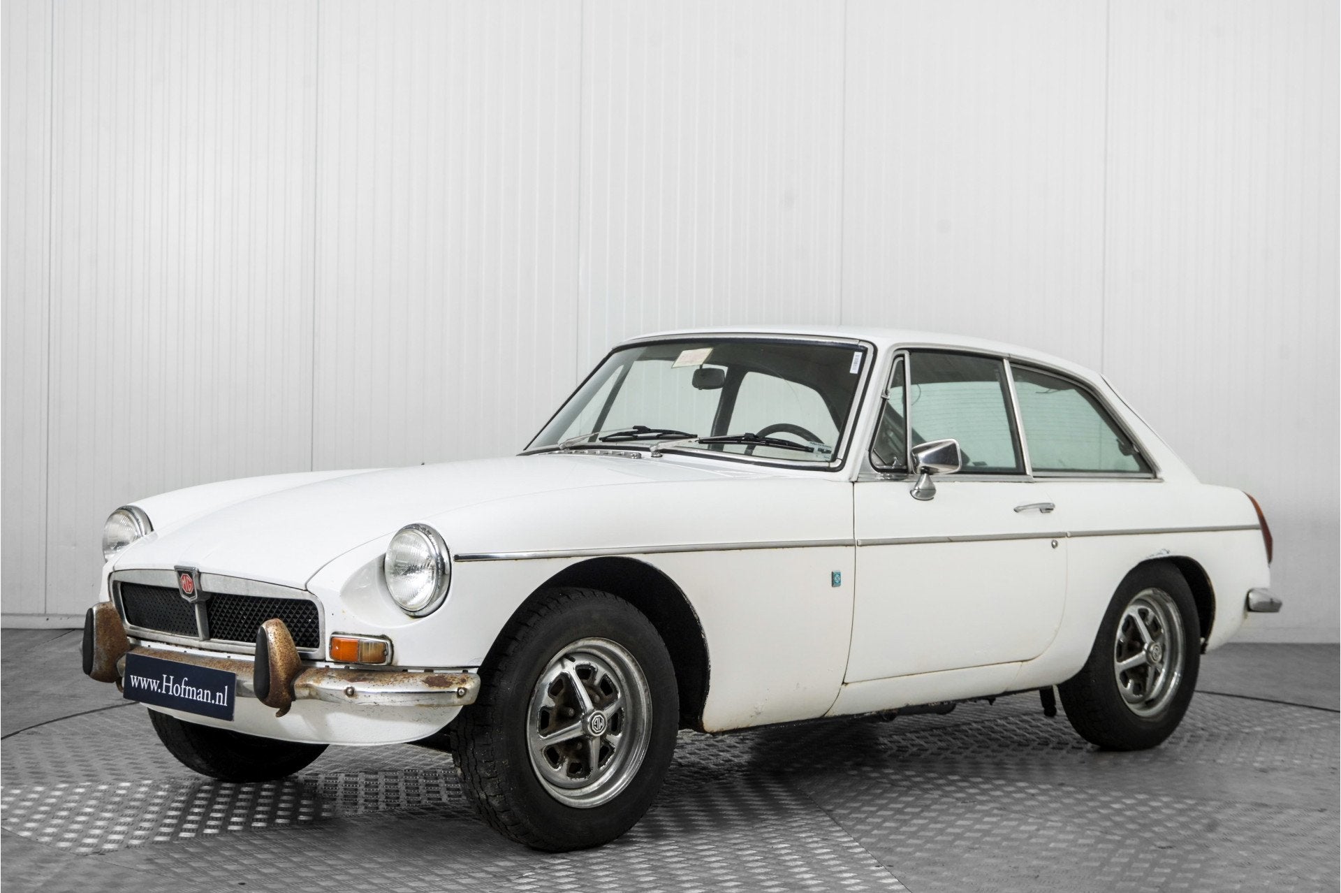 MG B GT MGBGT 1972 model, stalen dashbord, overdrive. .