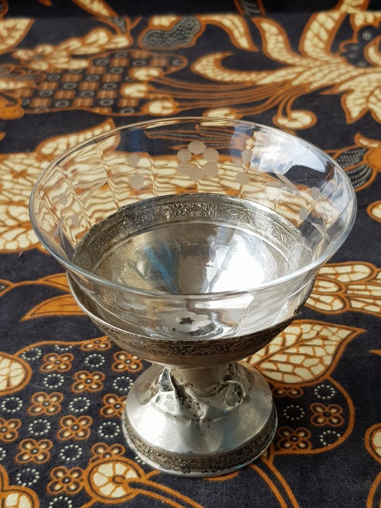 Mooi antiek glas in houder van zilver 9,5 cm., Antiek en Kunst, Ophalen of Verzenden, Zilver