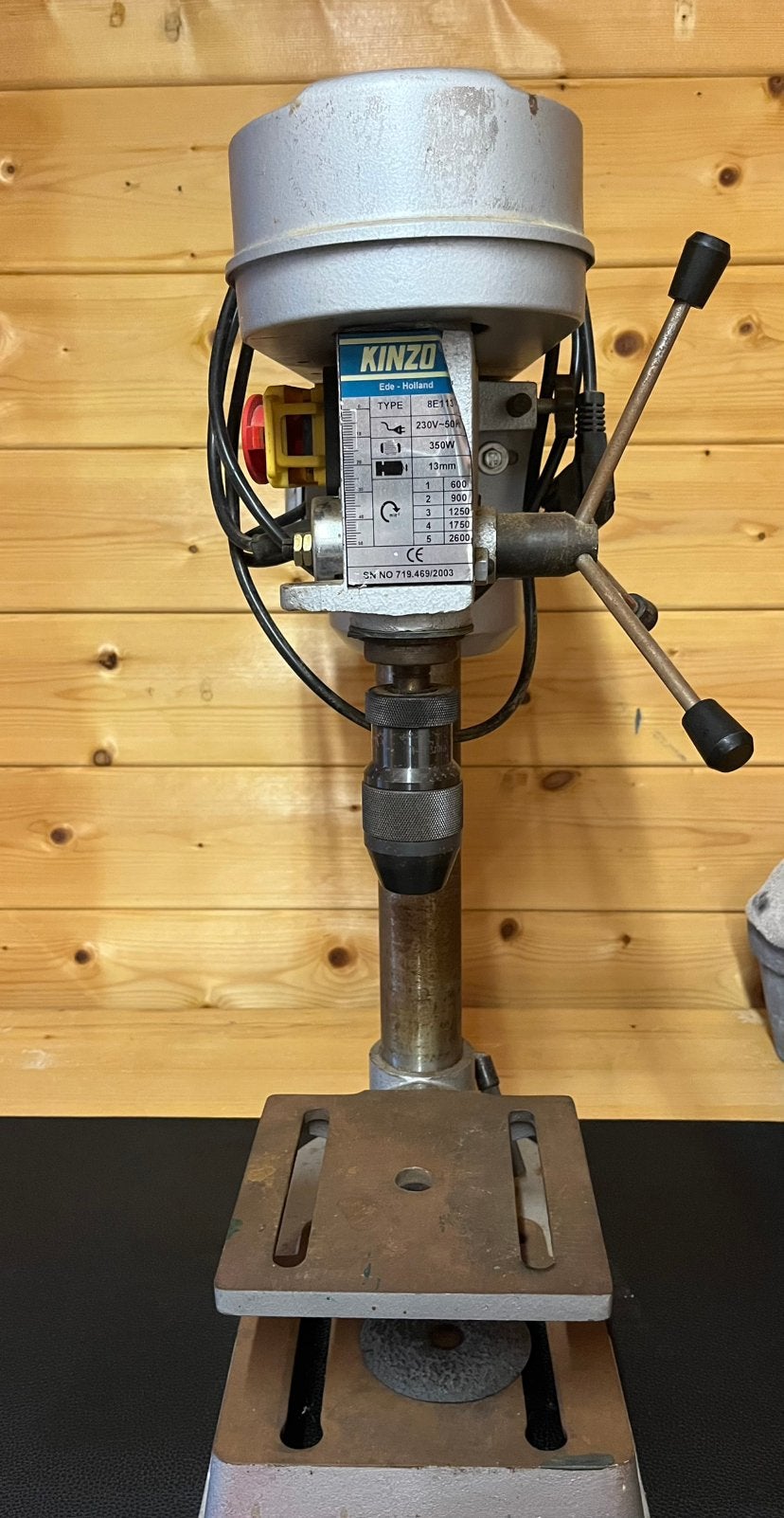 Kinzo 8E113  kolomboormachine, Doe-het-zelf en Verbouw, Gereedschap | Boormachines, Ophalen, Gebruikt, Minder dan 400 watt, Kolomboormachine