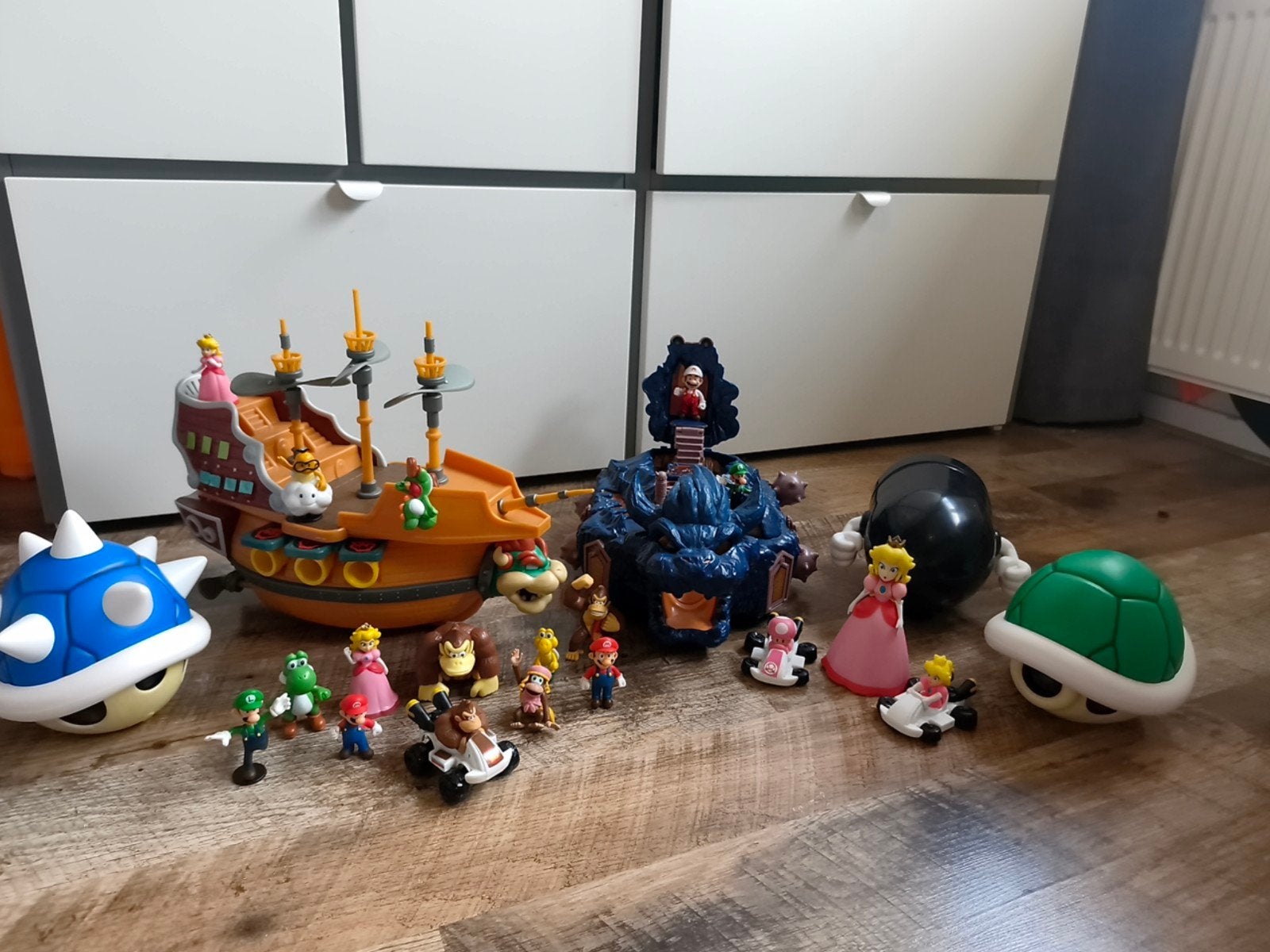 Grote Mario Bros speelset met figuren en voertuigen, Ophalen of Verzenden, Zo goed als nieuw