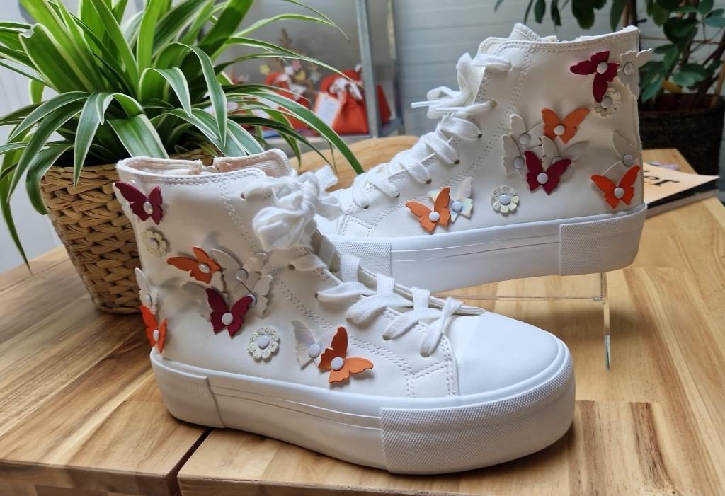 Sneakers customized, Verzenden, Wit, Nieuw, Sneakers of Gympen