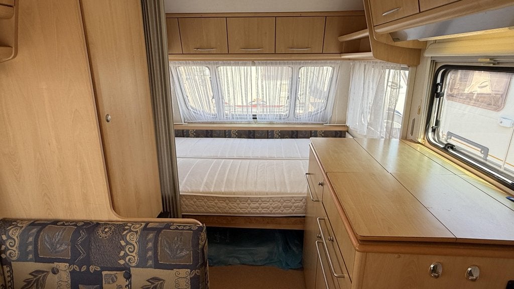 Chateau Calista 390 TDZ bouwjaar 2000 met luifel, Caravans en Kamperen, Caravans, Chateau, Bedrijf, Treinzit, 750 - 1000 kg
