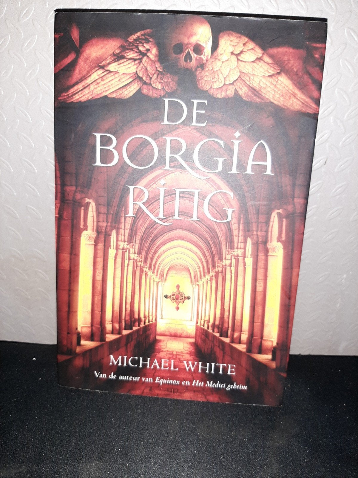De Borgia Ring - Michael White (Thriller), Boeken, Detectives, Ophalen of Verzenden, Gelezen, Michael White