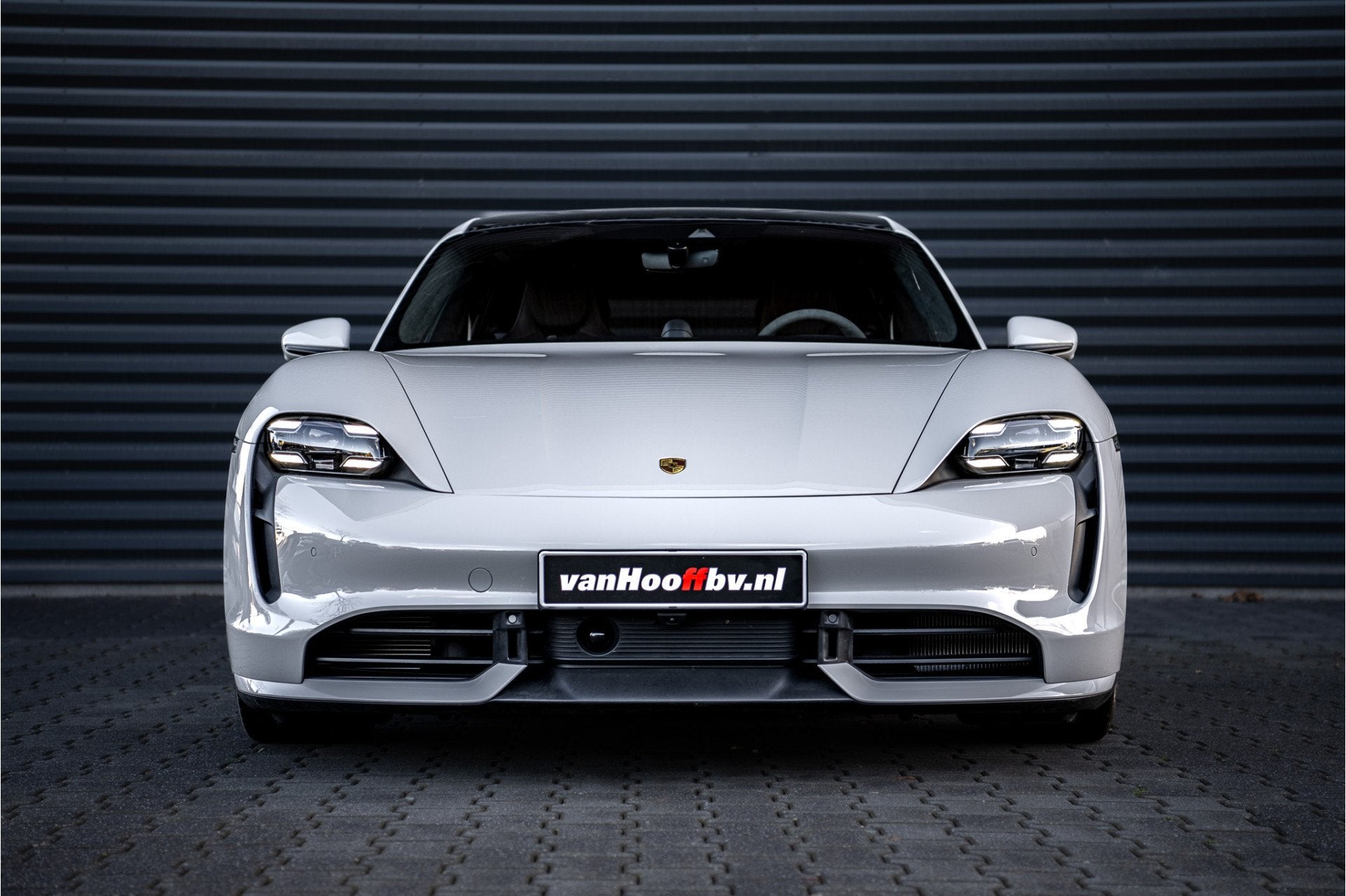 Porsche Taycan Turbo Sport Turismo - Krijt - Display - Sport, Auto's, Automaat, Dealer onderhouden, Gebruikt, Zwart