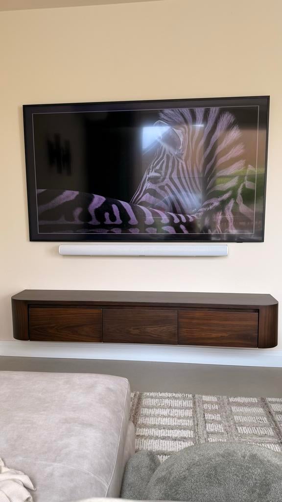 Zwevend tv-meubel met ronde hoeken, Huis en Inrichting, Kasten | Televisiemeubels, Ophalen, Gebruikt, 150 tot 200 cm, Minder dan 100 cm