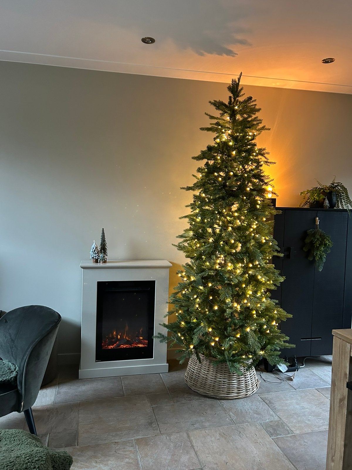 Kunstkerstboom met mand, Ophalen, Zo goed als nieuw