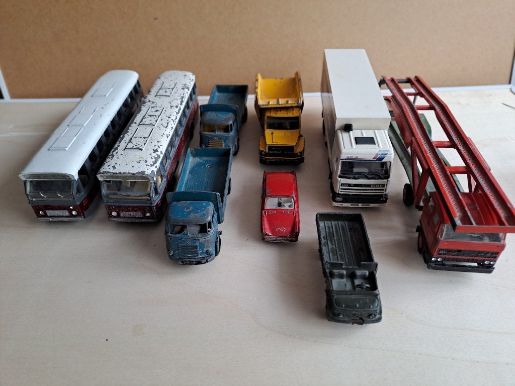 9 stuks diverse modelauto's en bussen, Hobby en Vrije tijd, Ophalen of Verzenden, Gebruikt, Bus of Vrachtwagen, Lion Toys